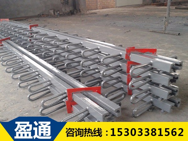 橋梁伸縮縫按照材料來(lái)分主要有三大類(lèi)